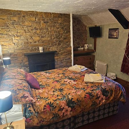 The West Country Inn Кловелли Экстерьер фото