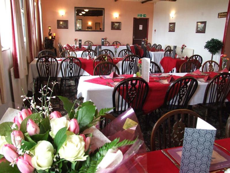 The West Country Inn Кловелли Экстерьер фото