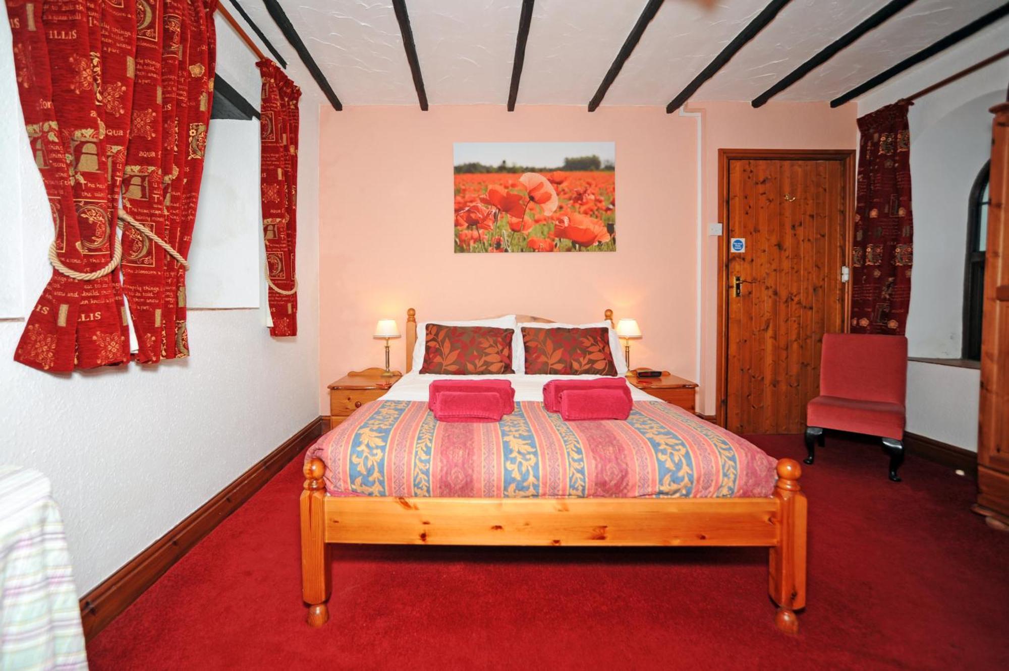 The West Country Inn Кловелли Экстерьер фото