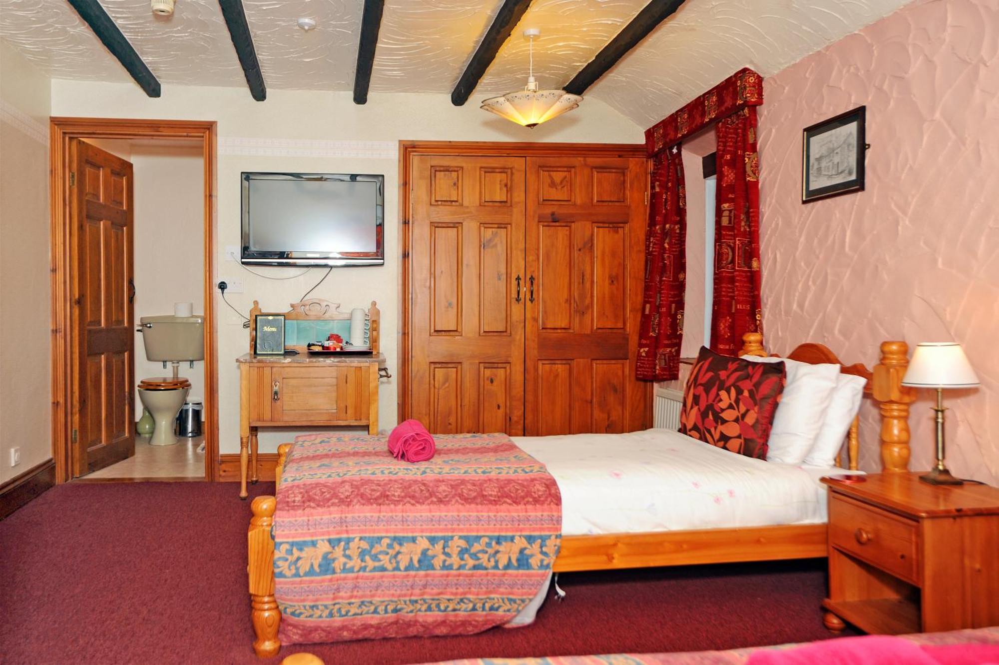 The West Country Inn Кловелли Экстерьер фото