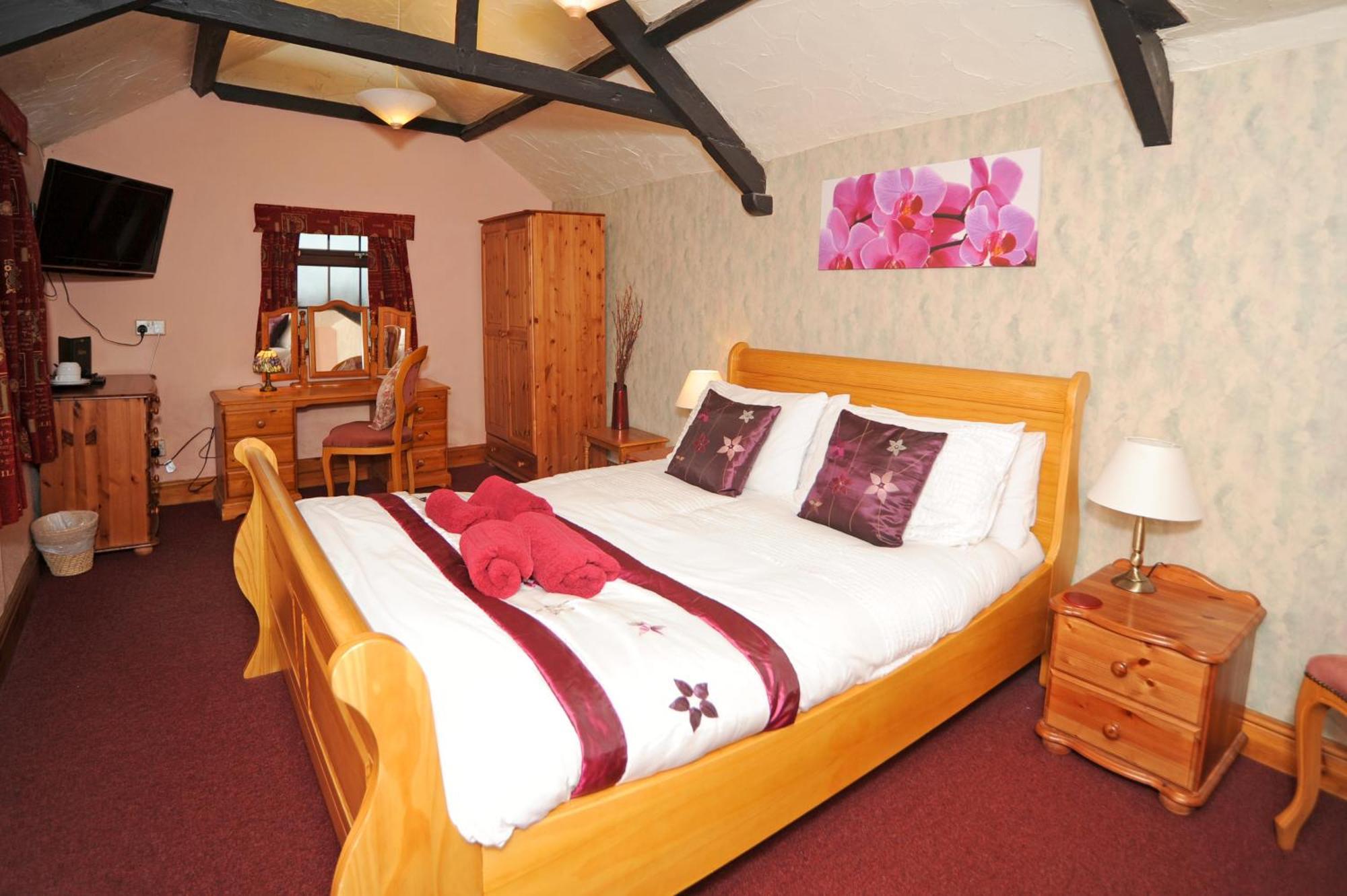 The West Country Inn Кловелли Экстерьер фото