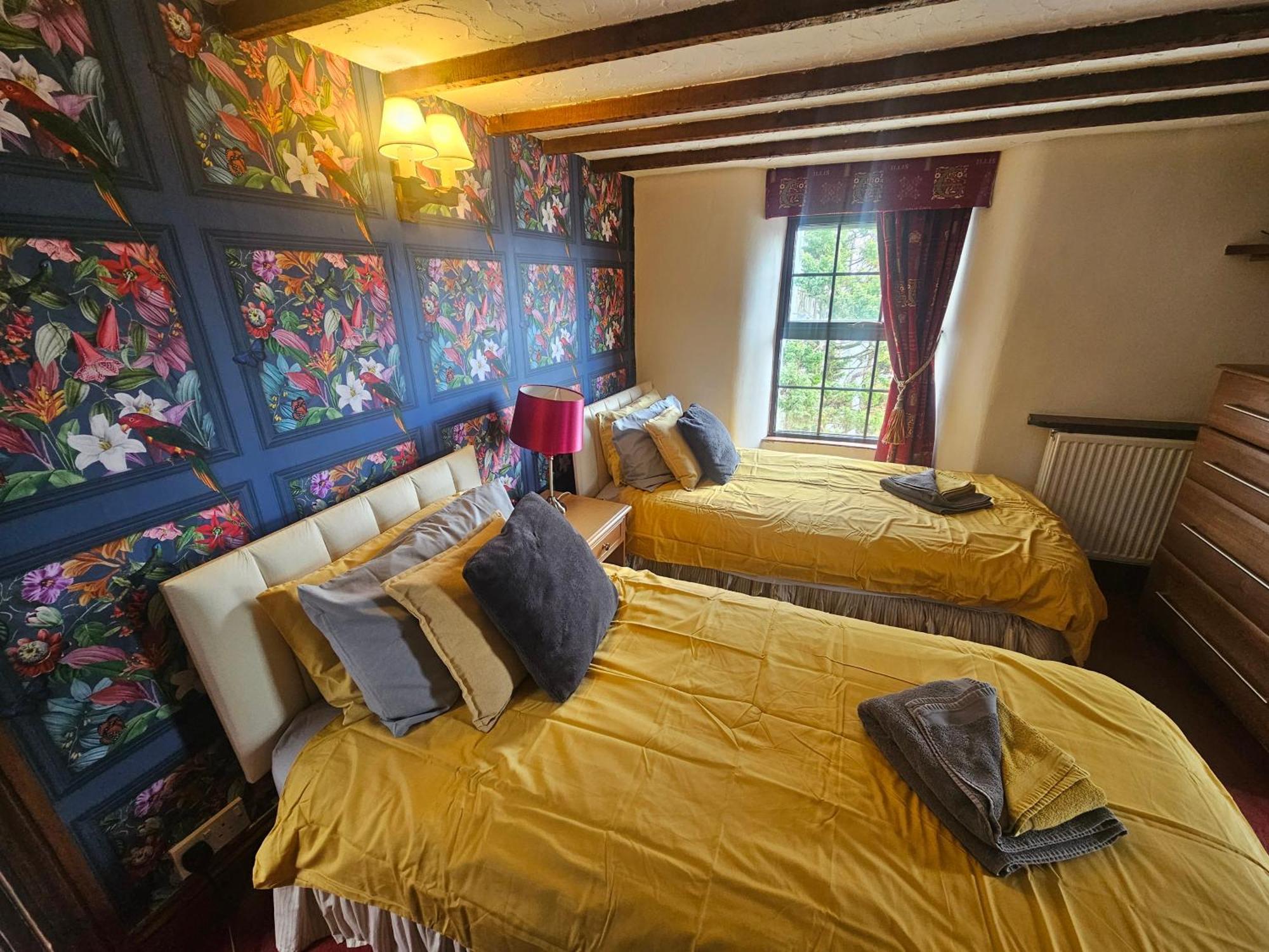 The West Country Inn Кловелли Экстерьер фото