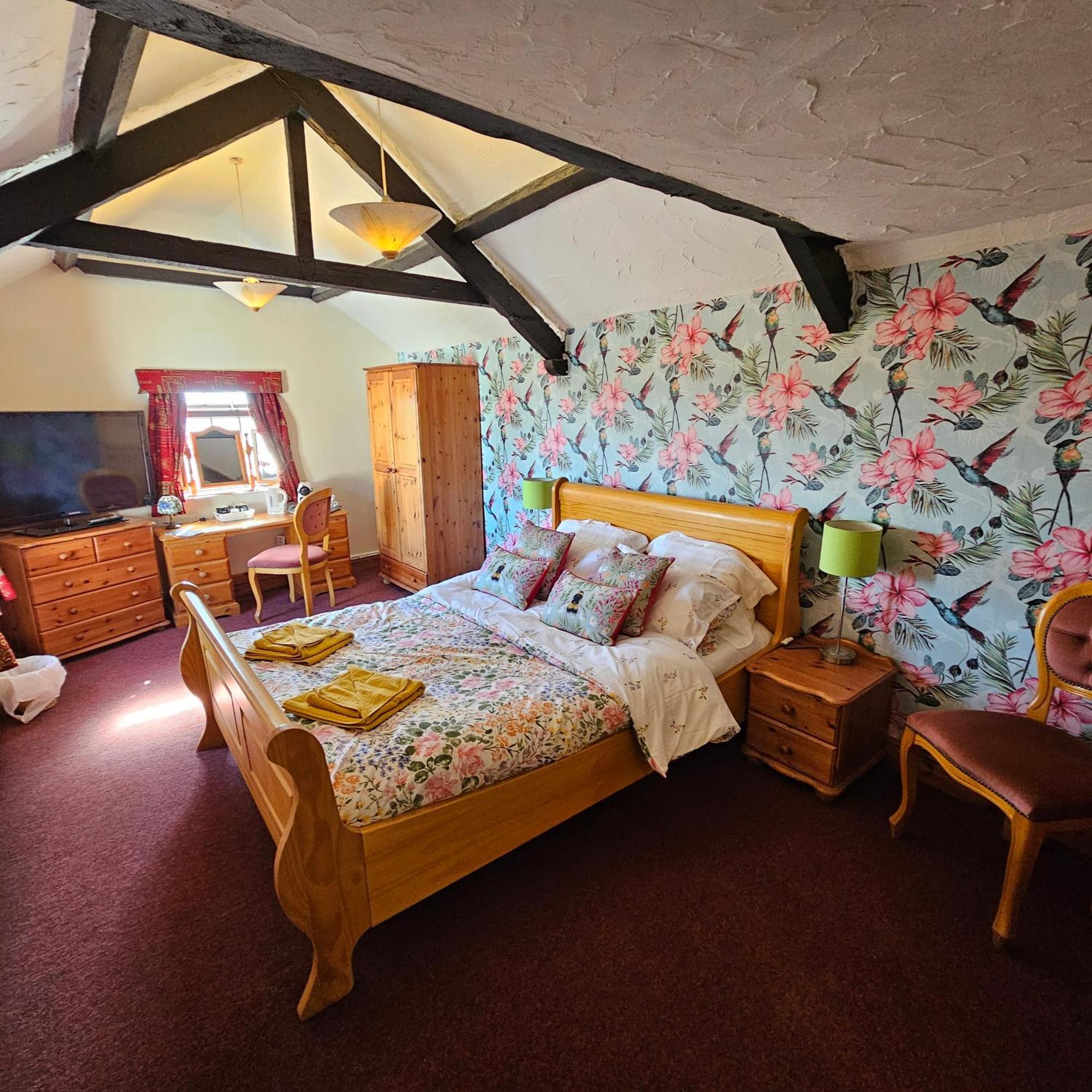 The West Country Inn Кловелли Экстерьер фото