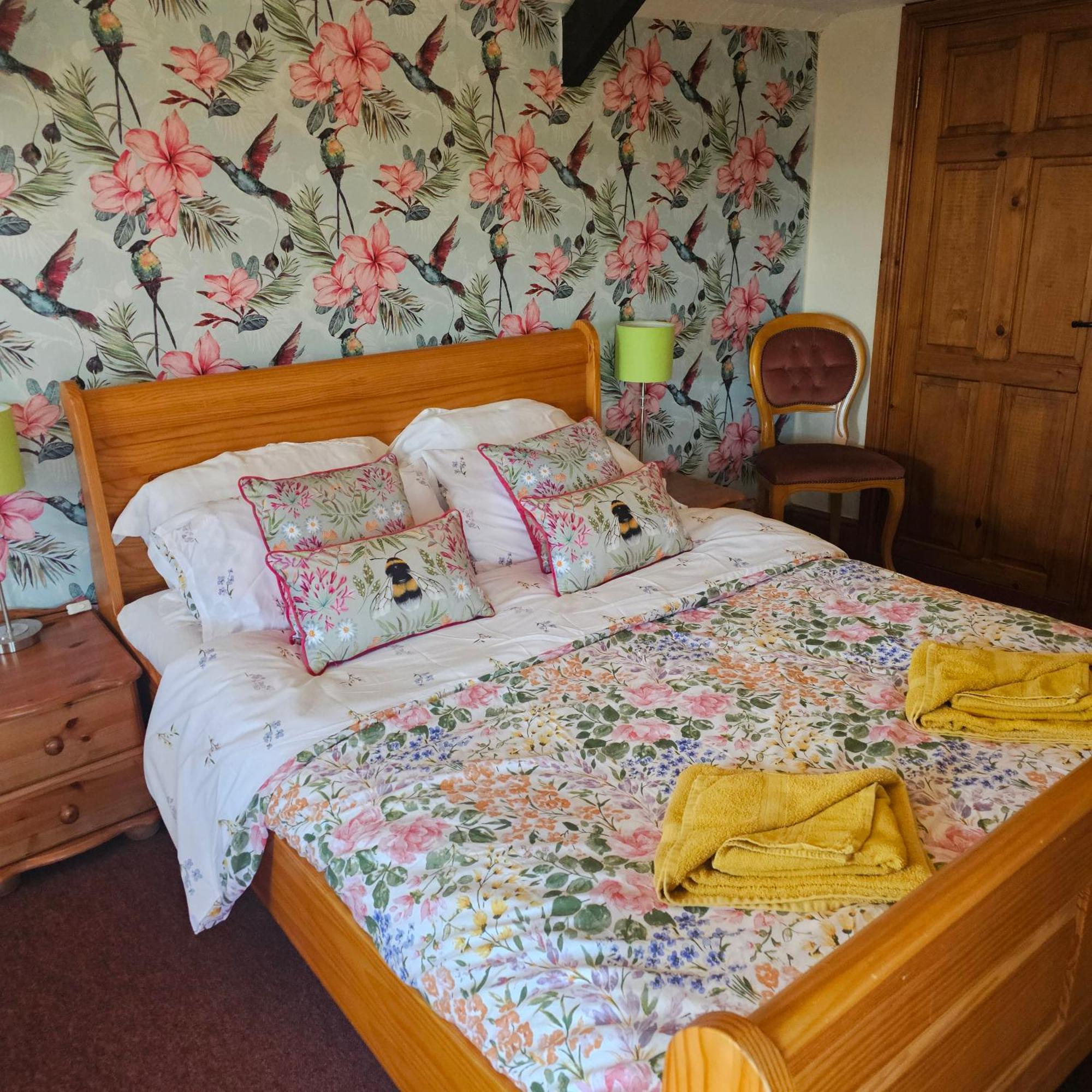 The West Country Inn Кловелли Экстерьер фото