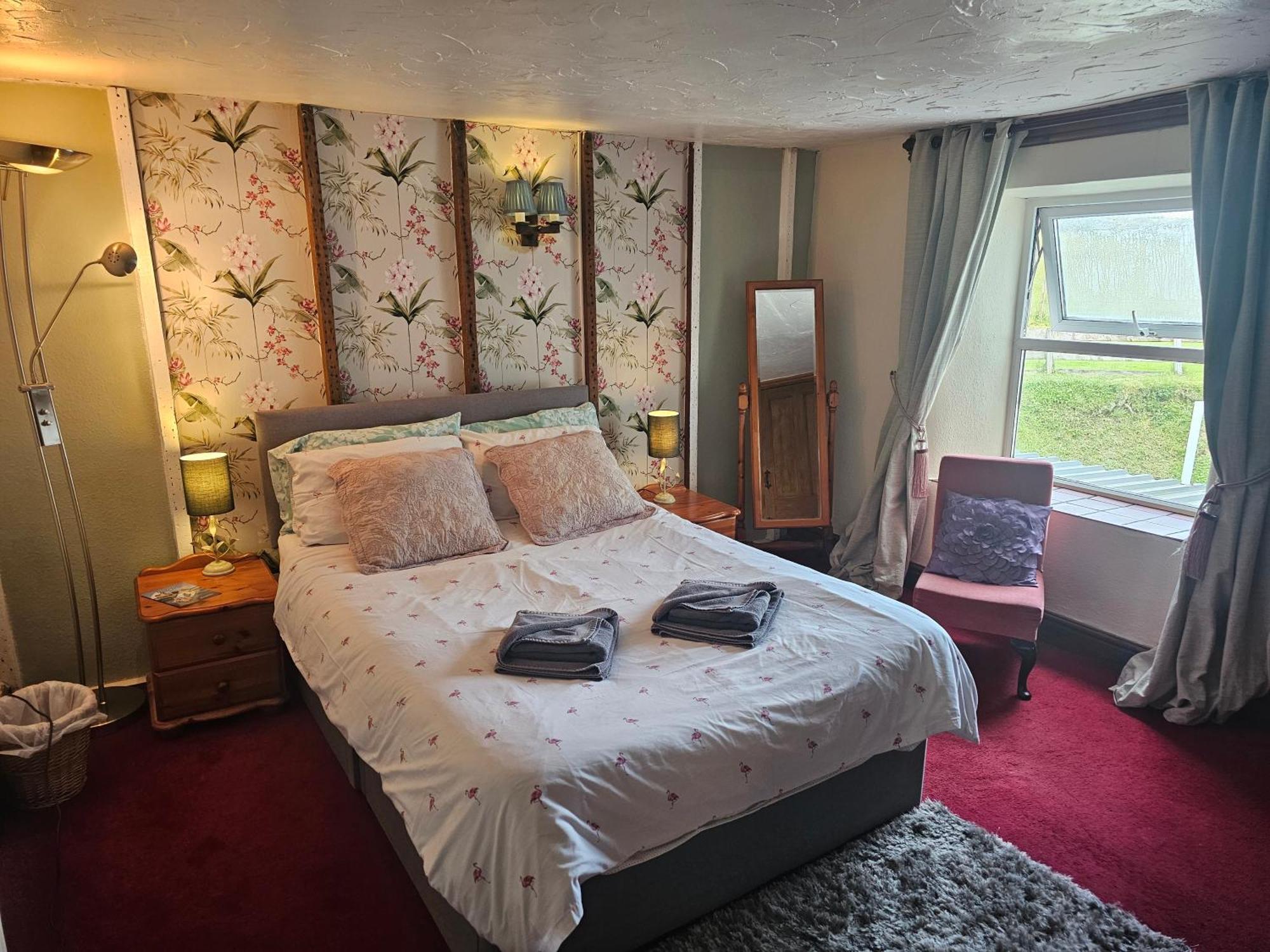 The West Country Inn Кловелли Экстерьер фото