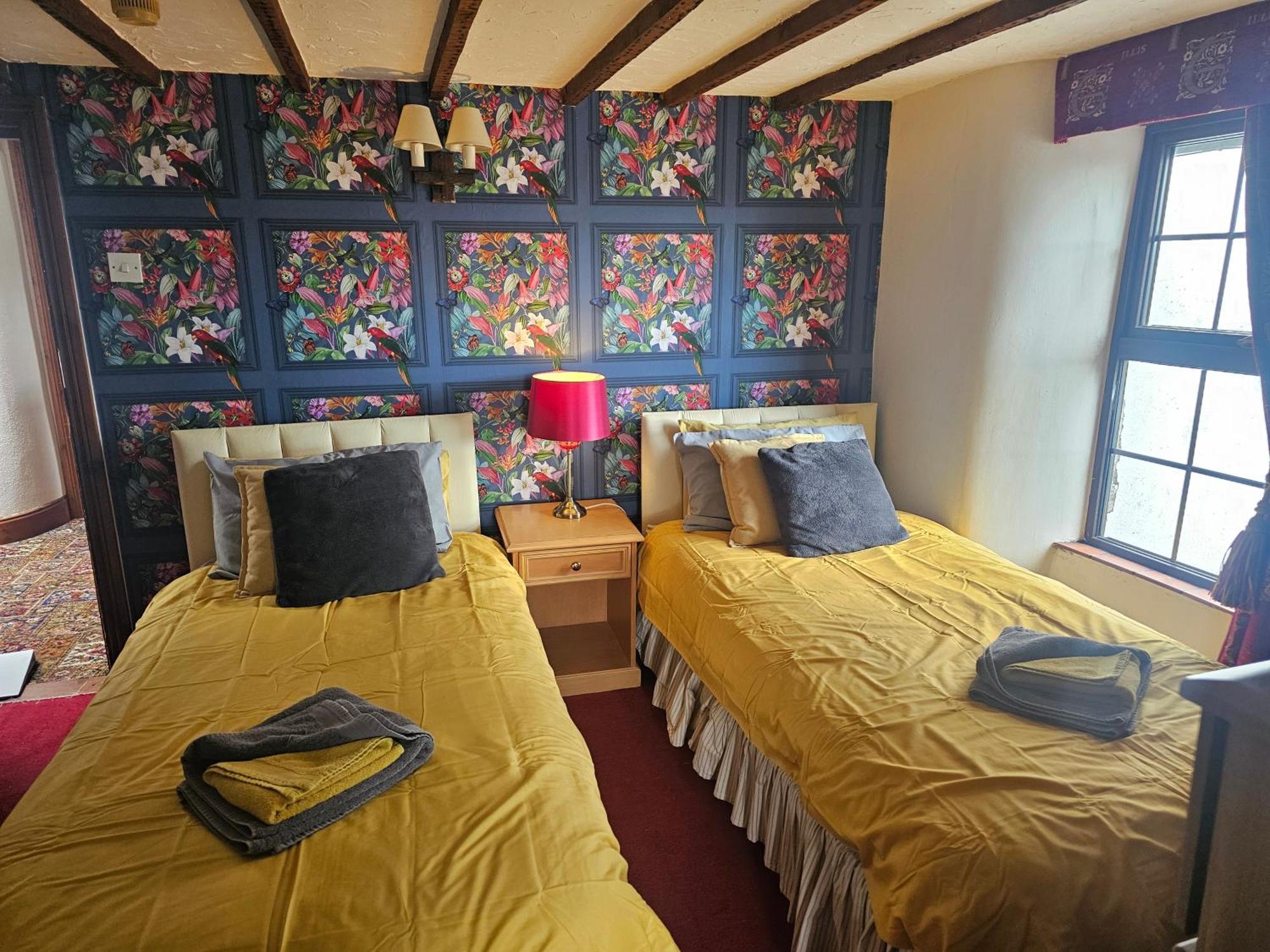 The West Country Inn Кловелли Экстерьер фото