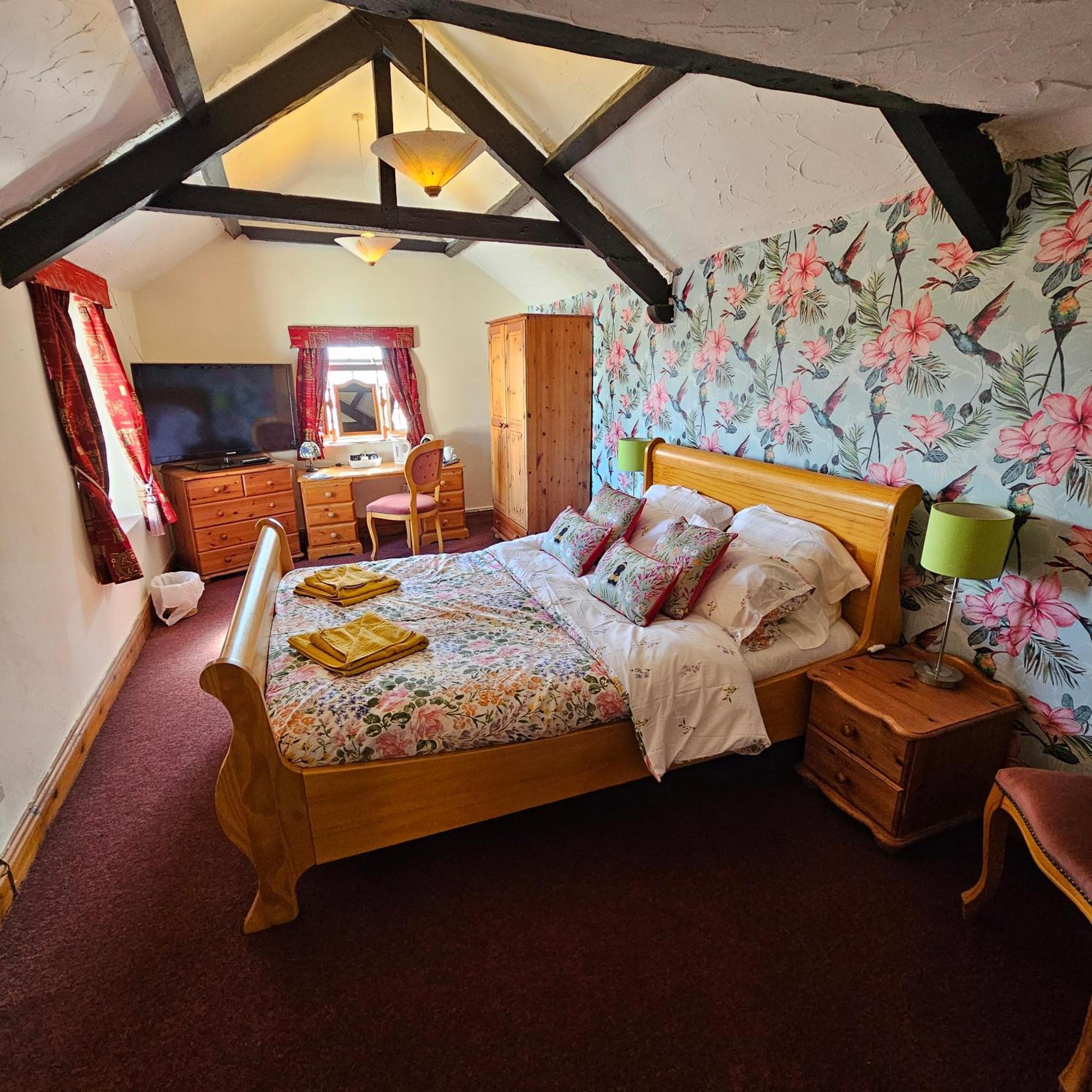 The West Country Inn Кловелли Экстерьер фото