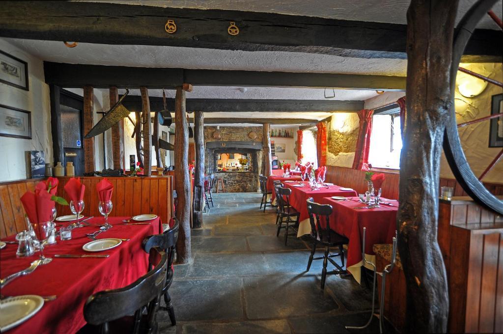 The West Country Inn Кловелли Экстерьер фото