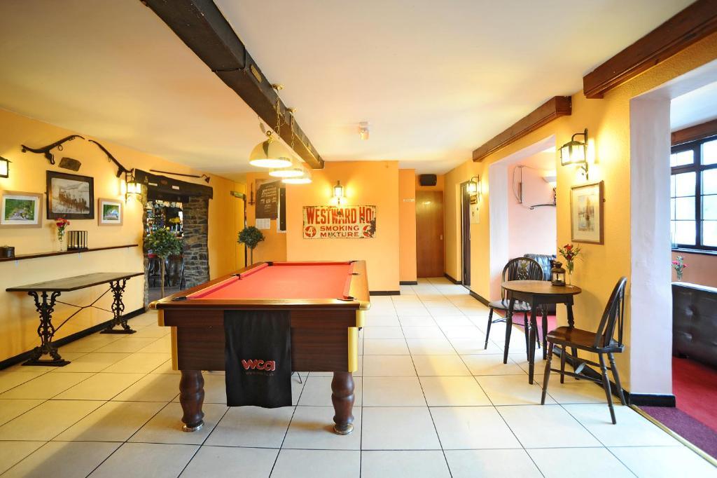 The West Country Inn Кловелли Экстерьер фото