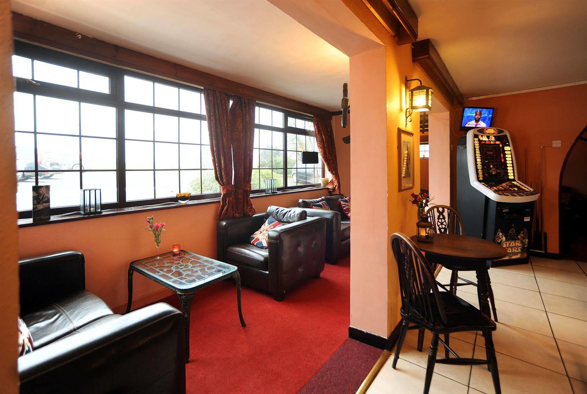 The West Country Inn Кловелли Экстерьер фото